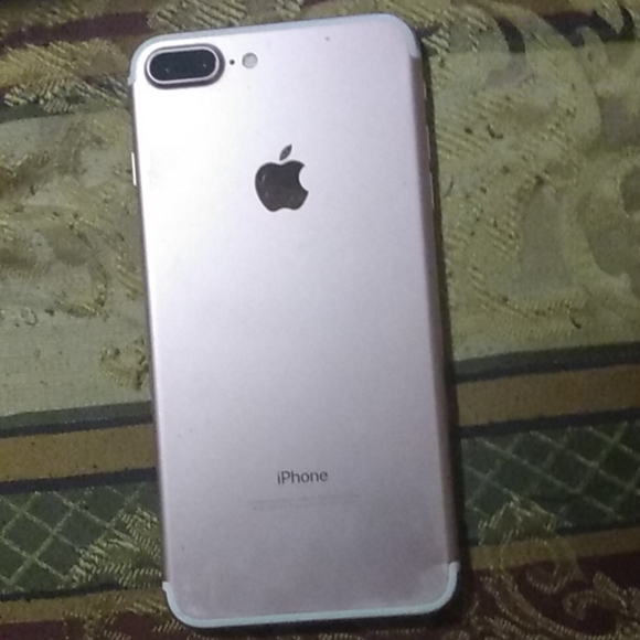 iPhone 7 plus - Picture 2 of 2